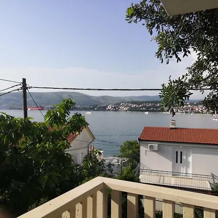 A & A Luxury Apartman *